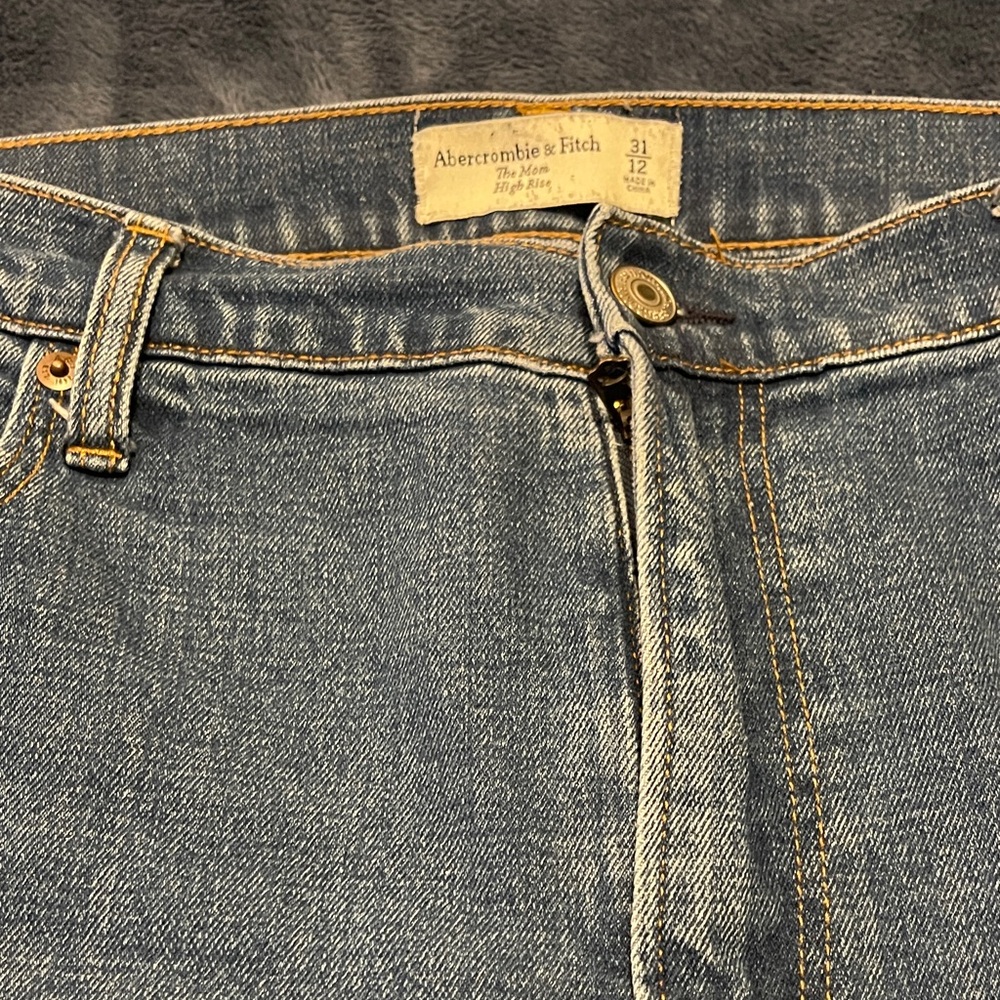 Abercrombie & Fitch Women’s Denim Jeans Mom’s Straight Leg High Rise